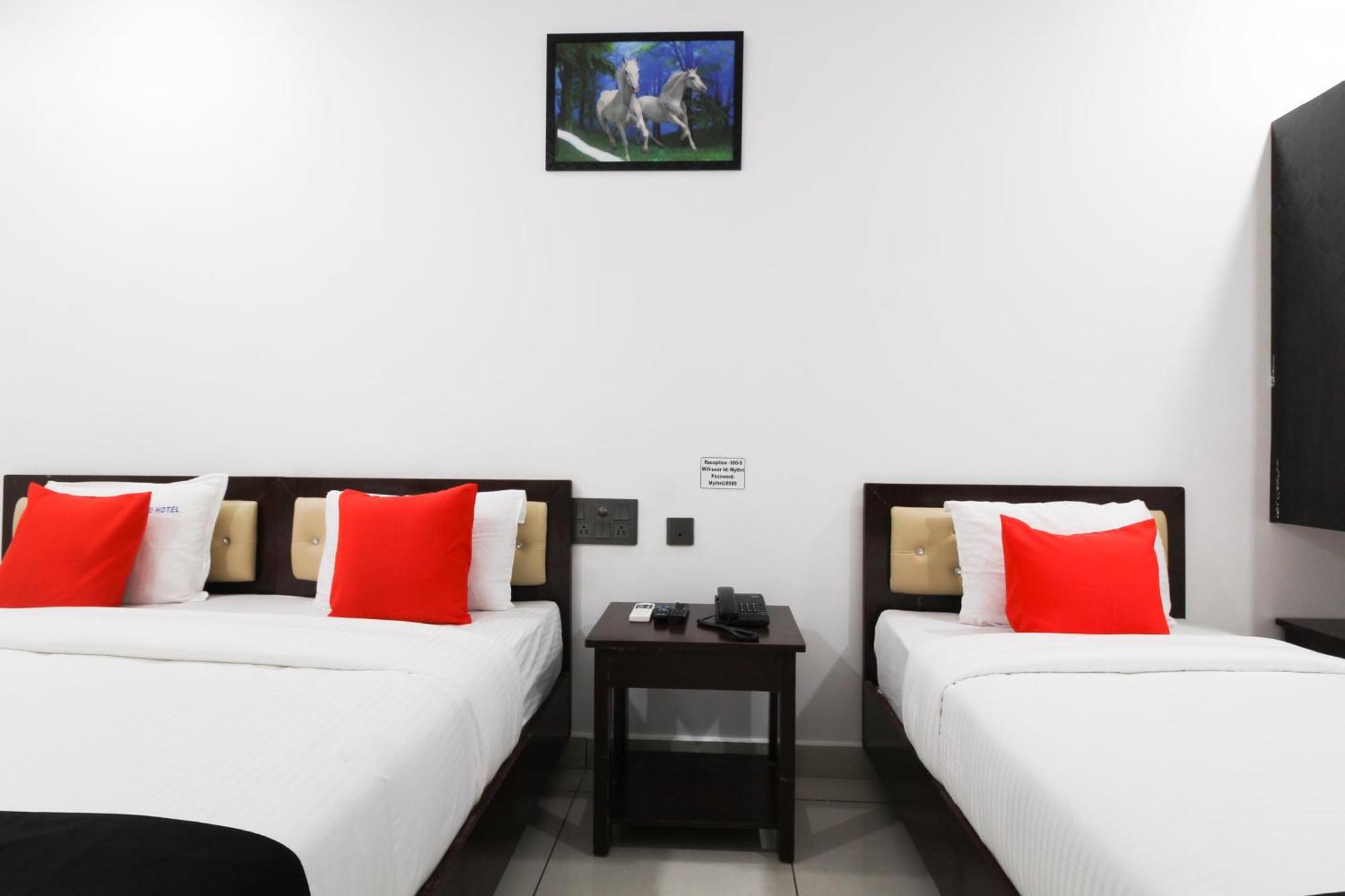 Super Mythri Hotel Near By Ecil, As Rao Nagar, Sainikpuri Maula Ali Екстер'єр фото