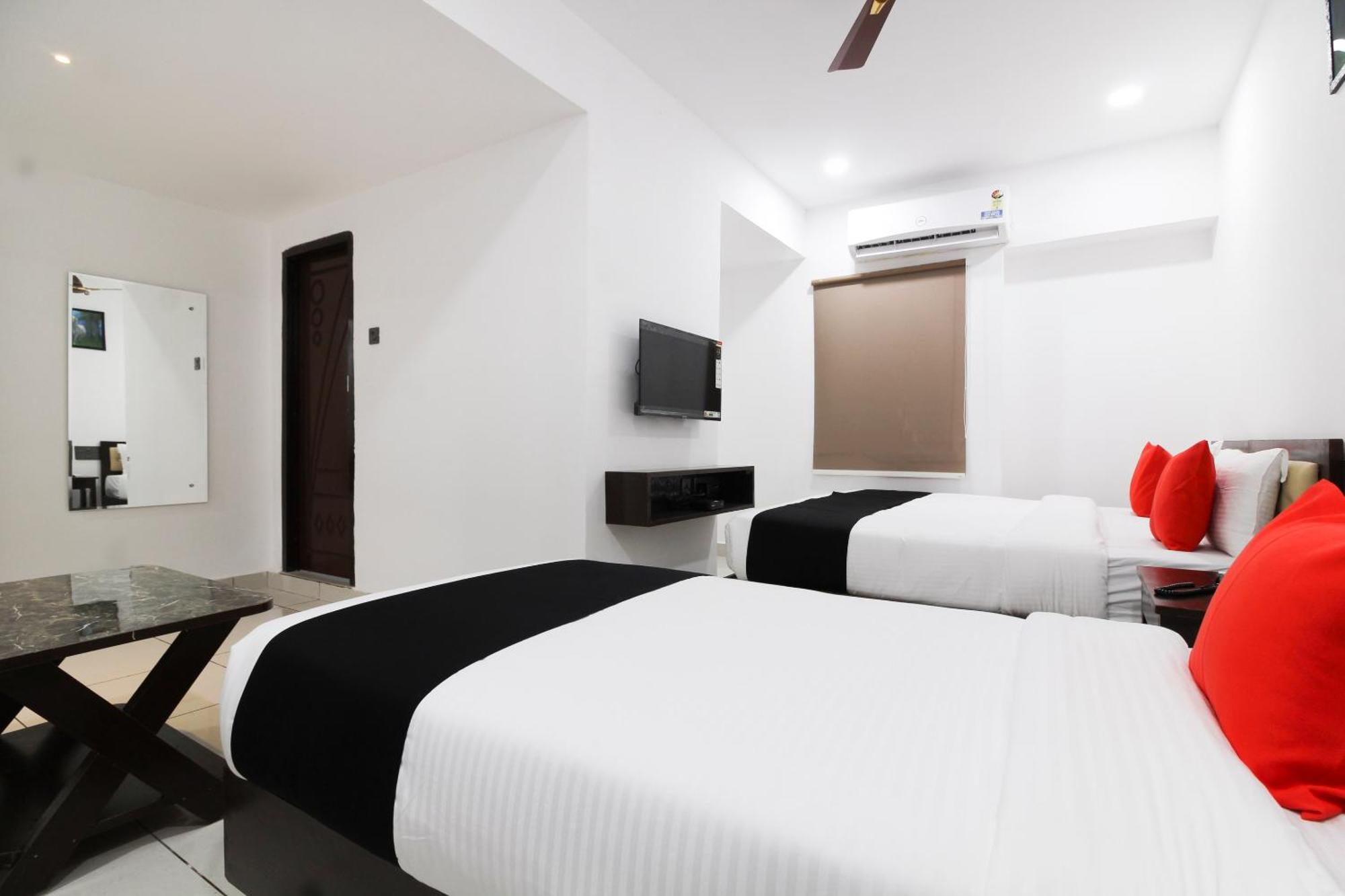 Super Mythri Hotel Near By Ecil, As Rao Nagar, Sainikpuri Maula Ali Екстер'єр фото