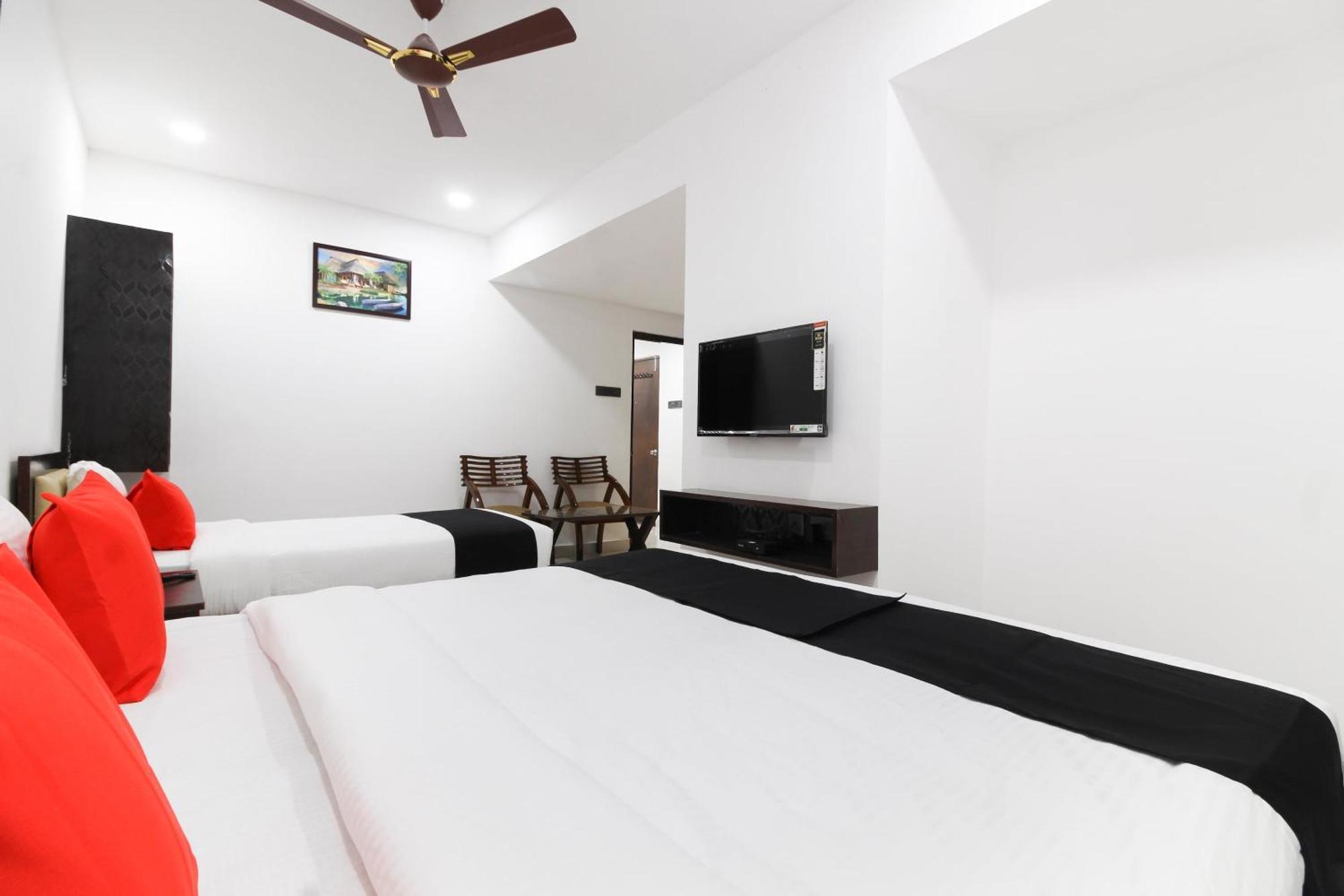 Super Mythri Hotel Near By Ecil, As Rao Nagar, Sainikpuri Maula Ali Екстер'єр фото