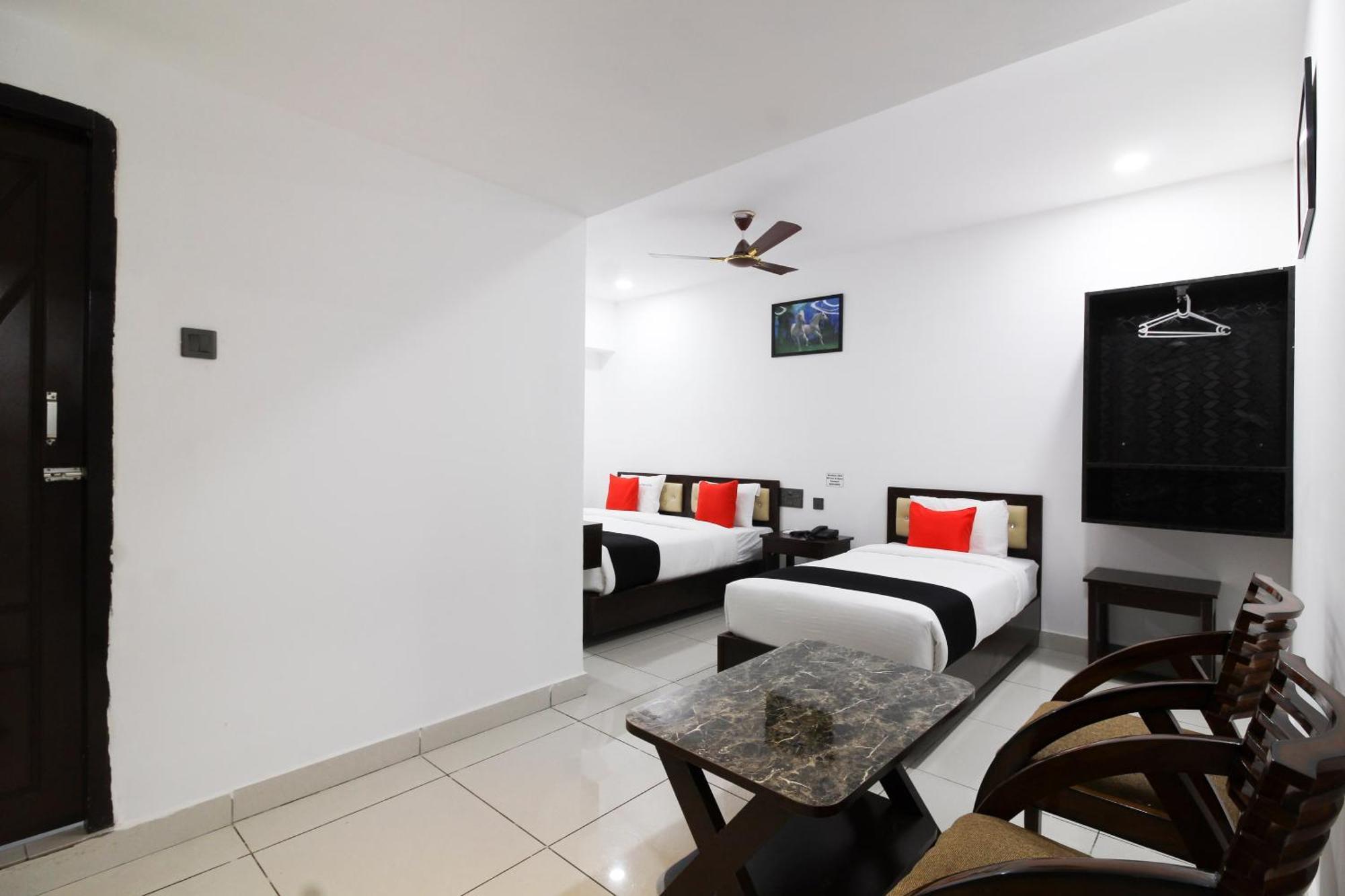 Super Mythri Hotel Near By Ecil, As Rao Nagar, Sainikpuri Maula Ali Екстер'єр фото