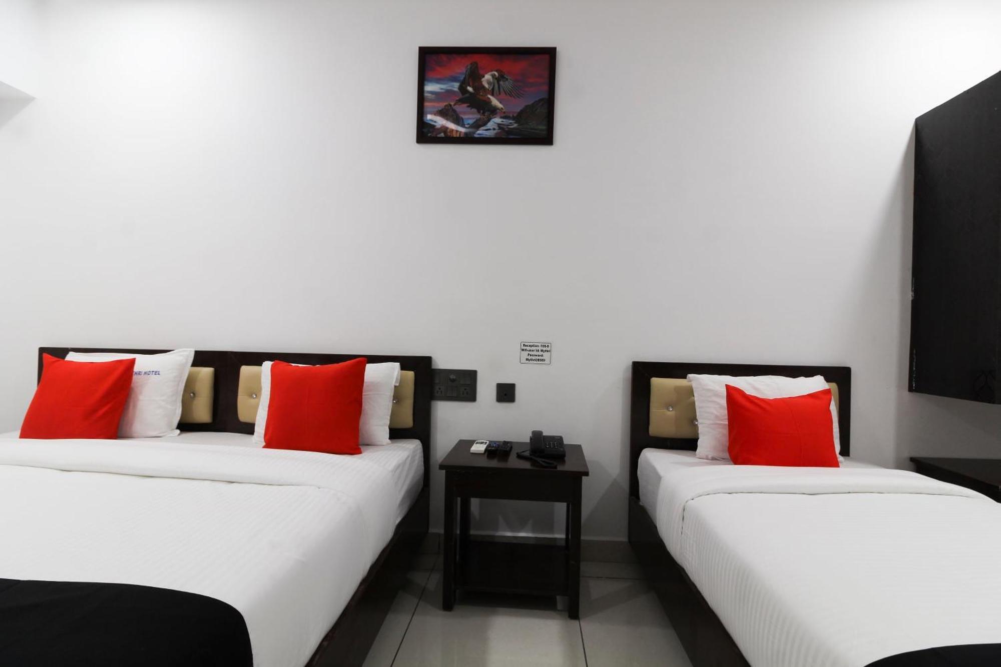 Super Mythri Hotel Near By Ecil, As Rao Nagar, Sainikpuri Maula Ali Екстер'єр фото