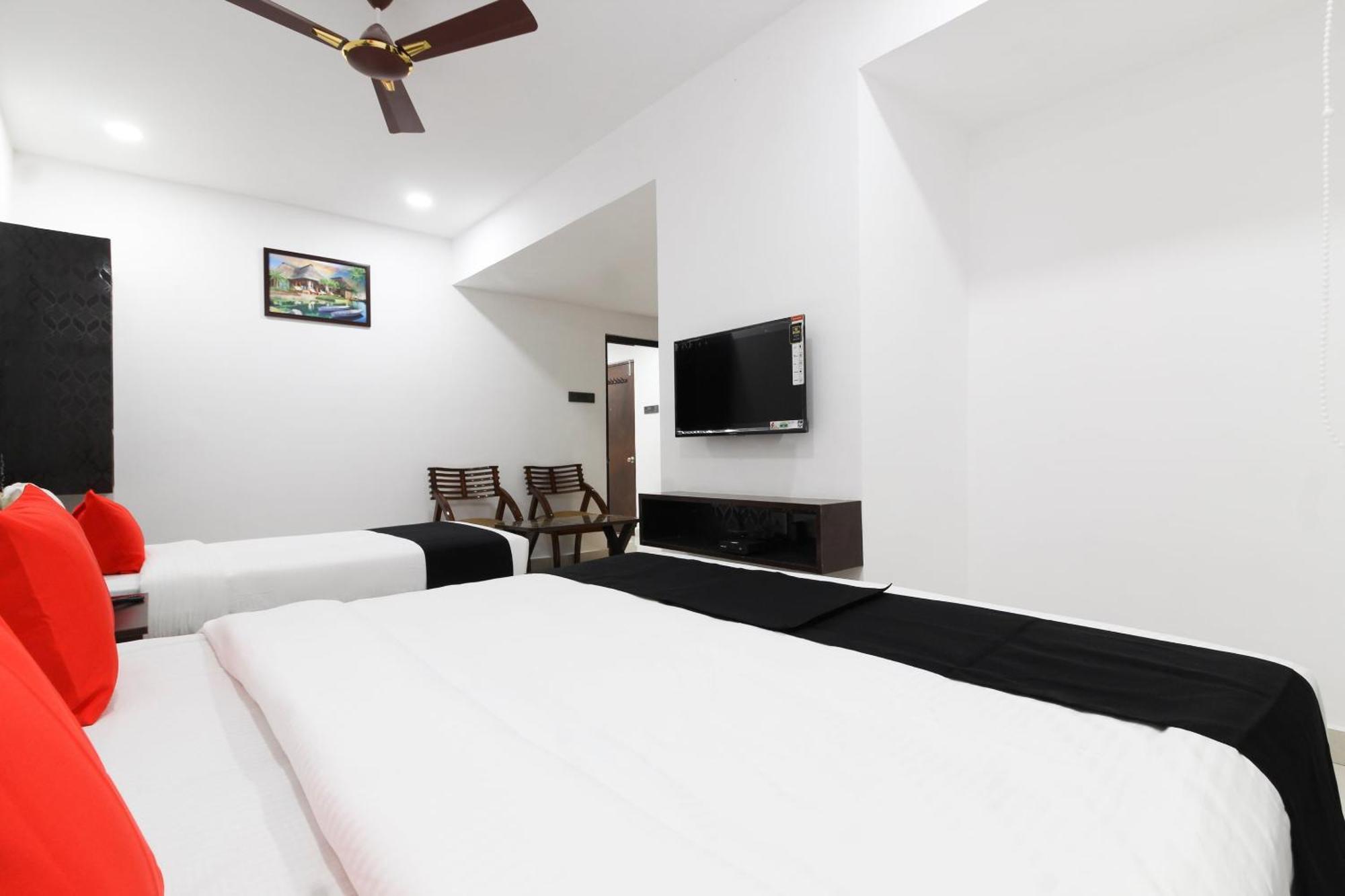 Super Mythri Hotel Near By Ecil, As Rao Nagar, Sainikpuri Maula Ali Екстер'єр фото